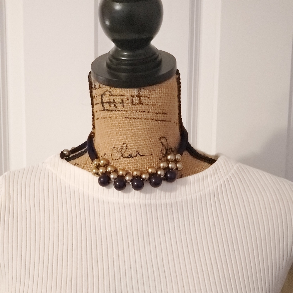 BEADED NECKLACE